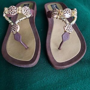 - Grandco sandals . com EX COND NEW  7